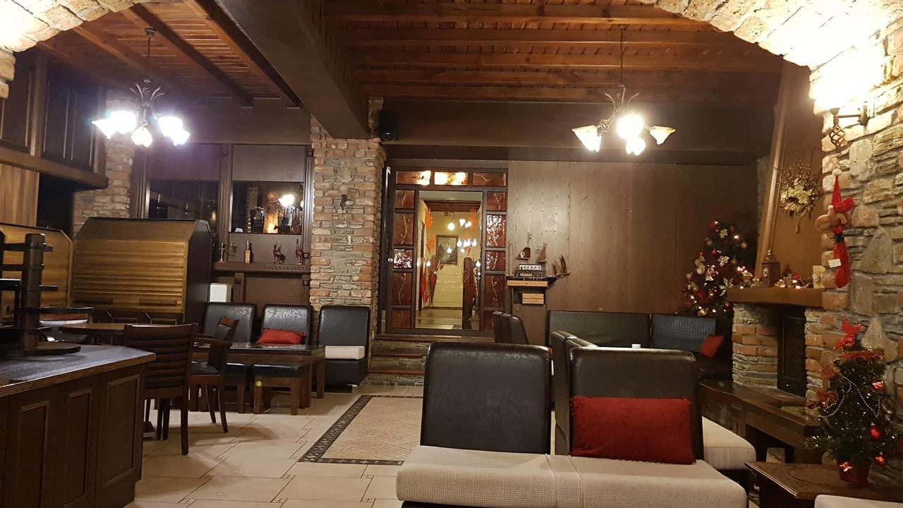 Hotel Παραδοσιακο Káto Loutrákion Exterior foto